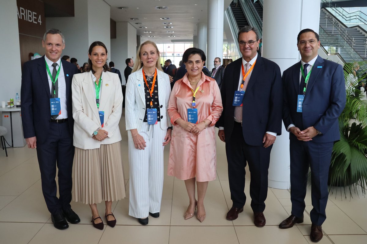 🤝 Autoridades de #Ecuador, <a href="/AgendaCAF/">CAF</a> y <a href="/UNICEF/">UNICEF</a> ratificaron su compromiso con la primera infancia y la juventud, durante el Foro Económico Internacional América Latina y el Caribe 2026.

En el encuentro participaron la Ministra de Relaciones Exteriores y Movilidad Humana del