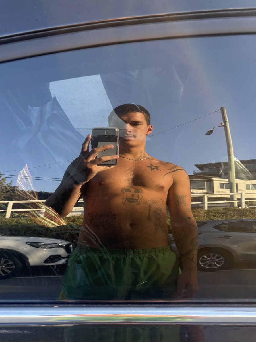 izaäk (@badboyisaiah) on Twitter photo 