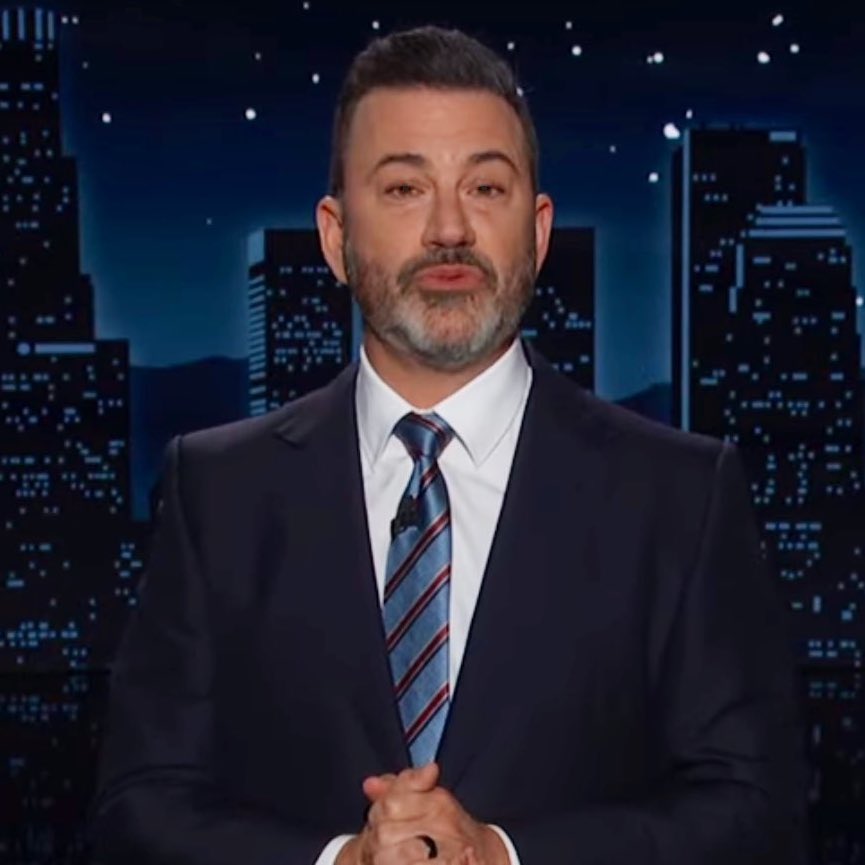poptime's tweet photo. Jimmy Kimmel debocha de Nicki Minaj após ela se encontrar com Donald Trump:

“Onde está a Cardi B com um punhado de sapatos quando você precisa dela?” https://t.co/LLKTwIzgXj