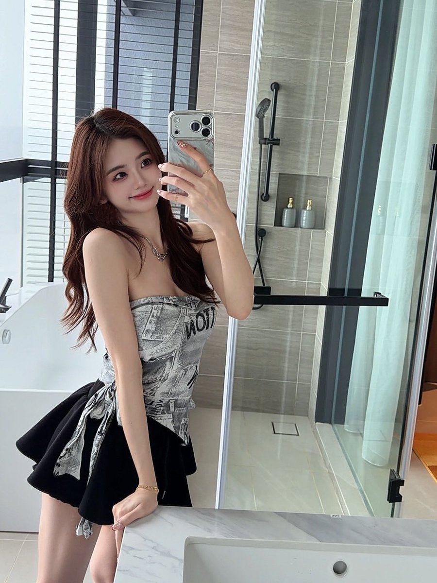 📍🇲🇾

这骚货脸越来越滑 看来用精液来敷脸真的有效👉👌

#骚货分享站 #美女 #骚货 #意淫