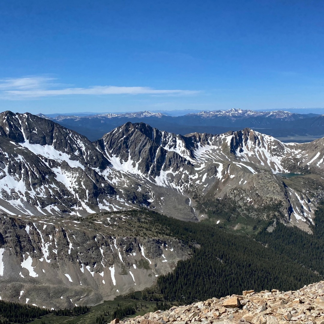 GoFischLaw's tweet image. Incredible perspective from the mountains.
Photo by intern Kenna, an accomplished mountain climber who knows how to earn a view like this. 🏔️ 🧗‍♀️ 🥾
#MountainViews #ClimbHigher #EarnTheView #OutdoorPerspective #AdventurePhotography #WomenWhoClimb #AboveTheTreeline #NatureInFocus