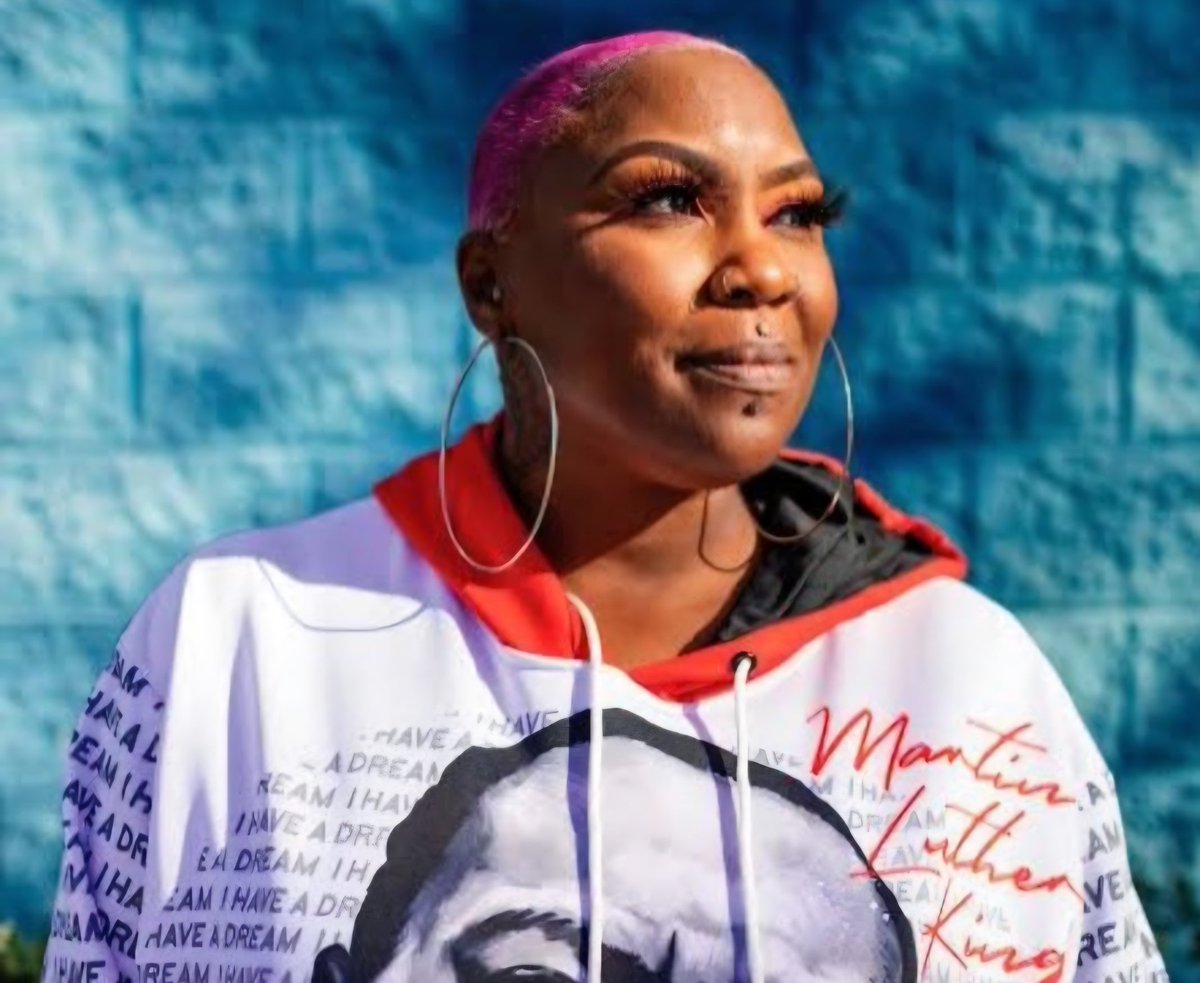 Ms_Honeyy's tweet photo. Ms Shirley helped so many and didn't ask for anything in return. What a Beautiful Soul she was. She'll Truly be Missed...
May Ms Shirley Rest In Peace
🕊 💜🤍💜 🕊 
#MsShirley #RIP #ShirleyRaines #Homeless #Beauty2TheStreetz https://t.co/CZHS6JyOX9