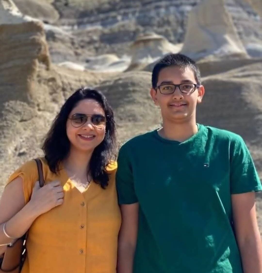 पति ने पत्नी नहीं, ₹3 करोड़ चुने एक माँ की हिम्मत की कहानी, जो हारकर नहीं टूटी

2005: प्यार से शादी तक
MBA के दौरान प्यार हुआ। अलग जाति, परिवार का विरोध दो साल की लड़ाई के बाद शादी हुई। तीन साल तक ज़िंदगी सामान्य रही।

2010: एक फैसला, सब खत्म
नवंबर 2010 में सास का अल्टीमेटम आया