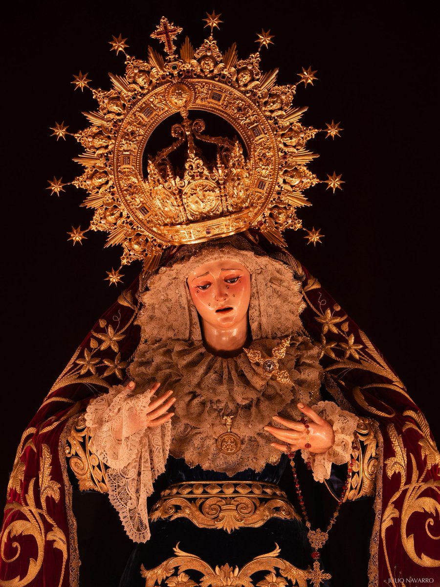 Que espectáculo la Virgen de la Angustia a la luz de las velas. 

<a href="/Estudiantes_Sev/">Hermandad de los Estudiantes</a>