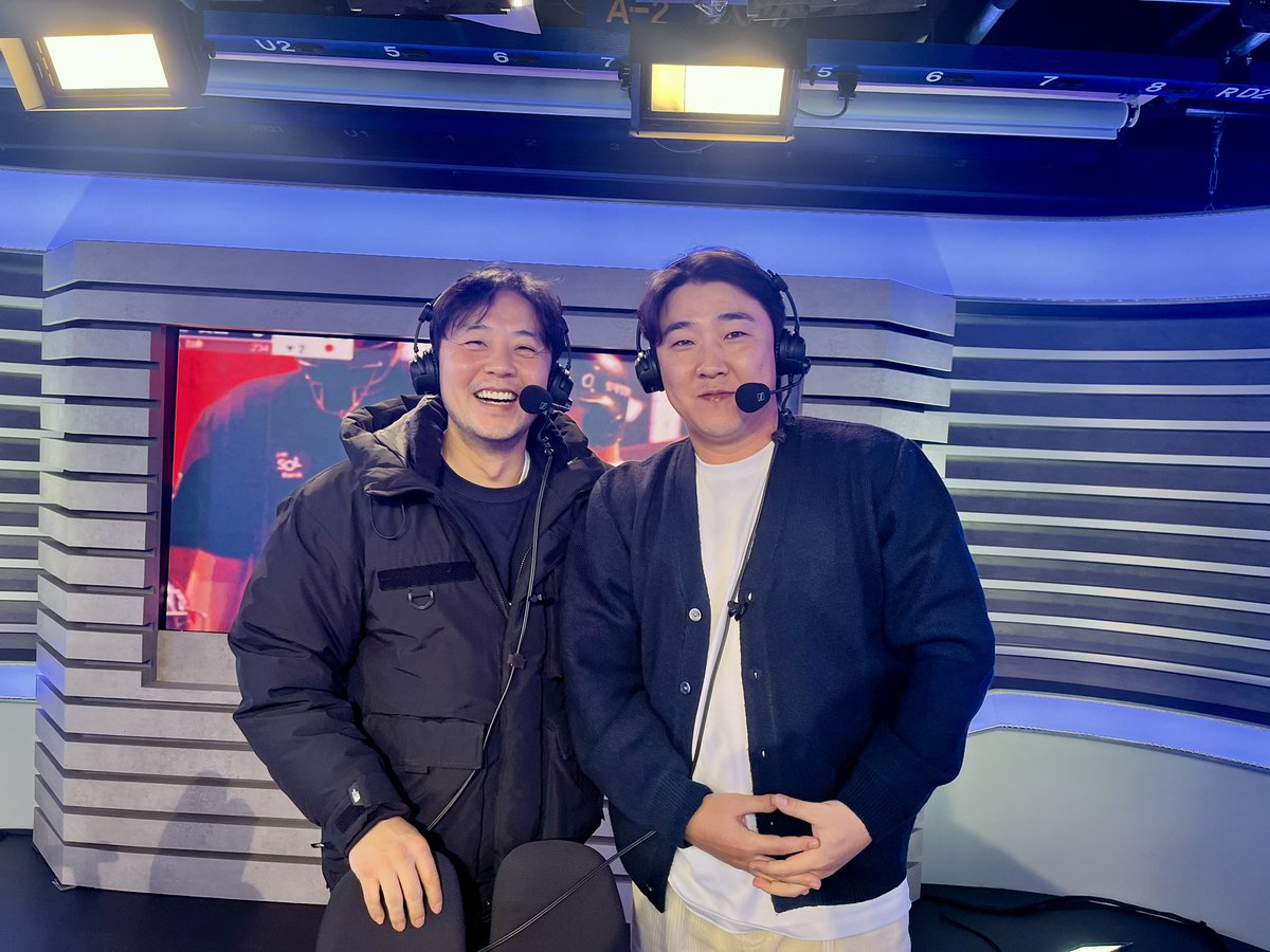 유명한 응원가 때문에 혹시 롯데팬 아닌 분들은 이름을 잘못 아실 수도 있어서.
오정훈 해설위원 아닙니다.
정훈 해설위원입니다.

🤣