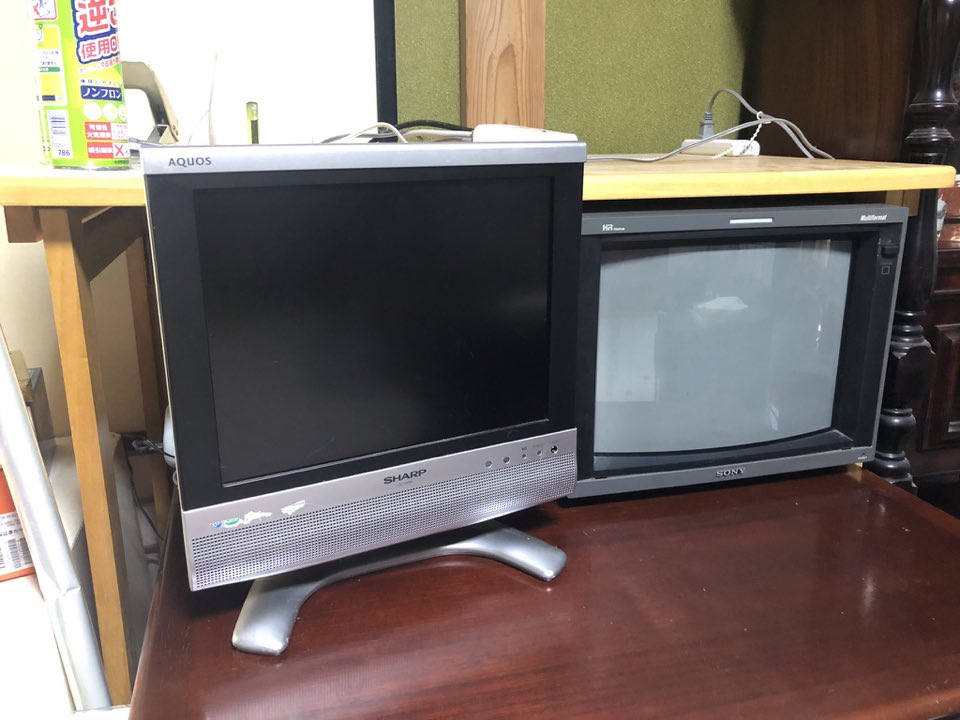 SONY PVM-D14L5J(右) 「ハイビジョンが映るブラウン管テレビが欲しい