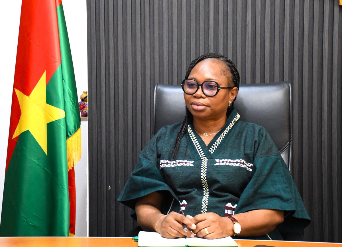 PNUD_BFA's tweet image. 🤝 Le @PNUD_BFA et le Burkina Faso🇧🇫 renforcent leur partenariat !
Le Représentant Résident, @snehalsoneji a échangé avec Mme BAKO/TRAORÉ, ministre du Budget, pour consolider la coopération 🇧🇫/#PNUD.
📈 Le #PNUD s’engage à soutenir le Plan RELANCE 2026-2030 et les programmes