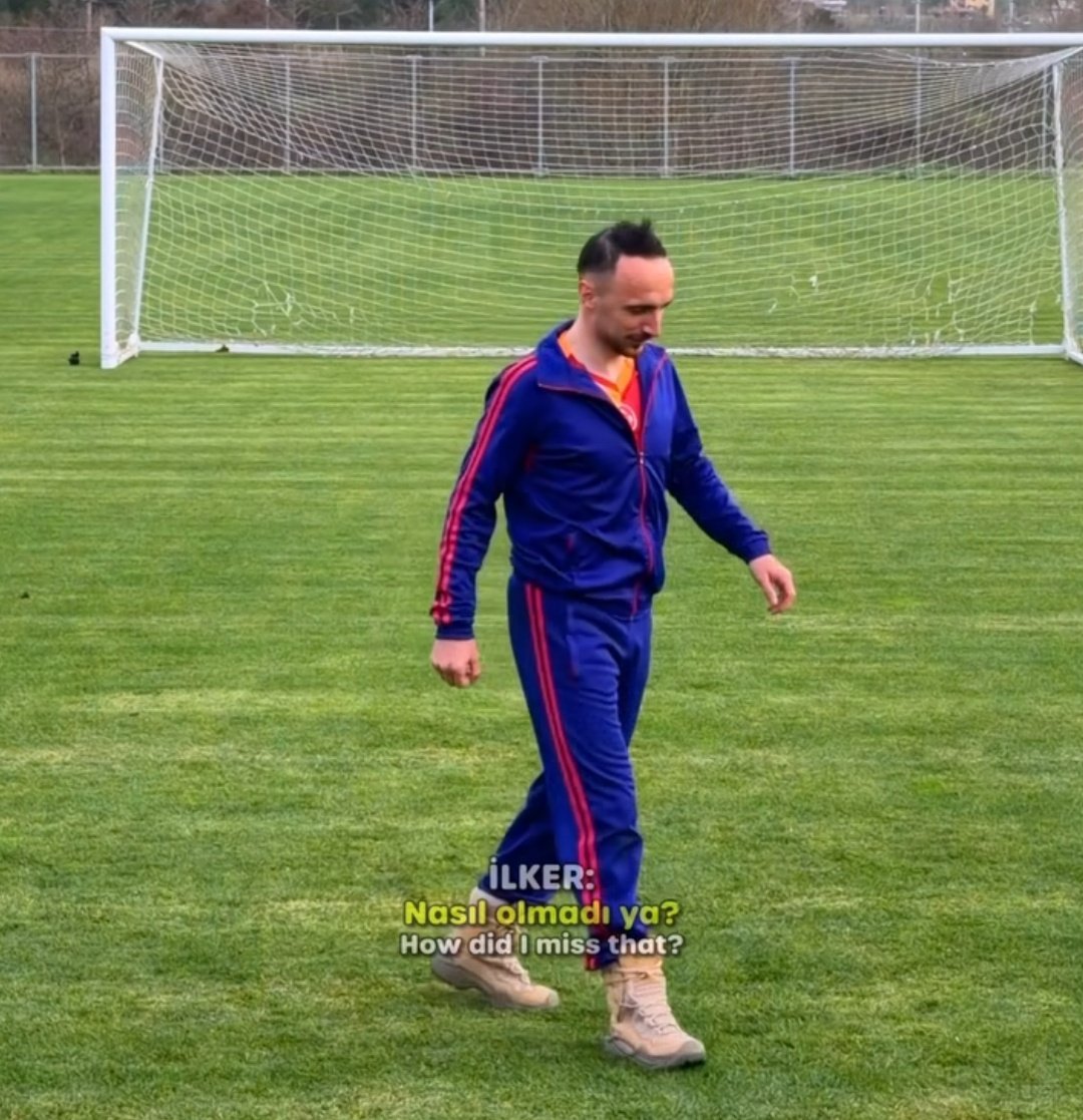 hib1461's tweet photo. Trabzonspor'u yok saymaları yetmemiş, bir de formaları giymişler.

Trabzon şehri böyle karaktersizlik görmedi... https://t.co/W4AHLzFfH0