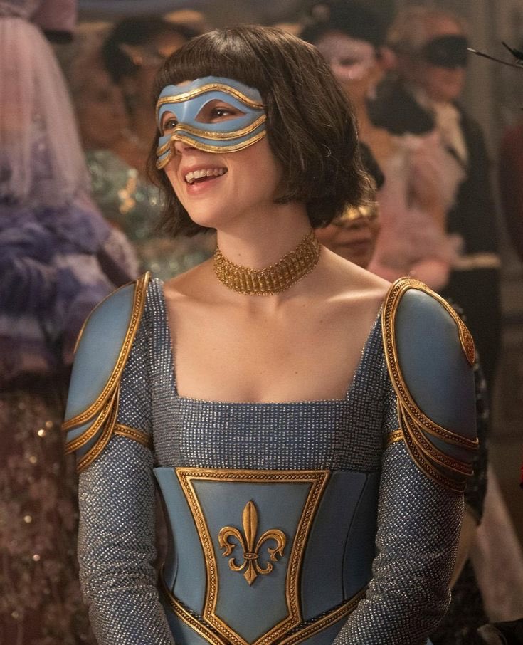 omfg Eloise looks so stunning 😫💗