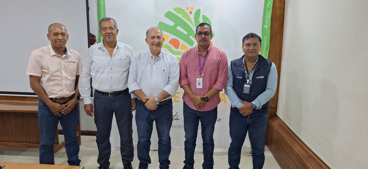 🤝 #Esmeraldas l Reunión de trabajo con el Prefecto de Esmeraldas (E),  personal de #RENAGRO y el director  del #MAGP, para articular acciones que faciliten la ejecución deL proyecto RENAGRO en la provincia. 🌱🚜

#ElNuevoEcuador