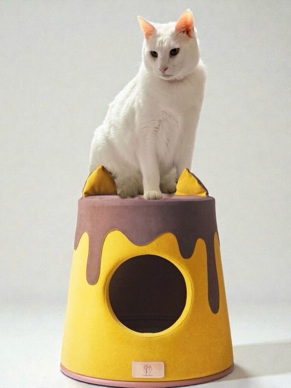 pudding_marlowe's tweet photo. 世界に2個だけ、猫プリンハウスプレゼント🍮
⁡
「猫ちゃんが喜ぶものを作りたい」
そんな、マーロウの猫好きスタッフたちの想いから始まりました。
⁡
応募抽選となります。
愛猫ちゃんへ捧ぐ、
世界に2個だけの猫プリンハウス
ぜひご応募ください🐈

詳細はHPへ　https://t.co/guBCNbH11a https://t.co/suz1OKNzKn
