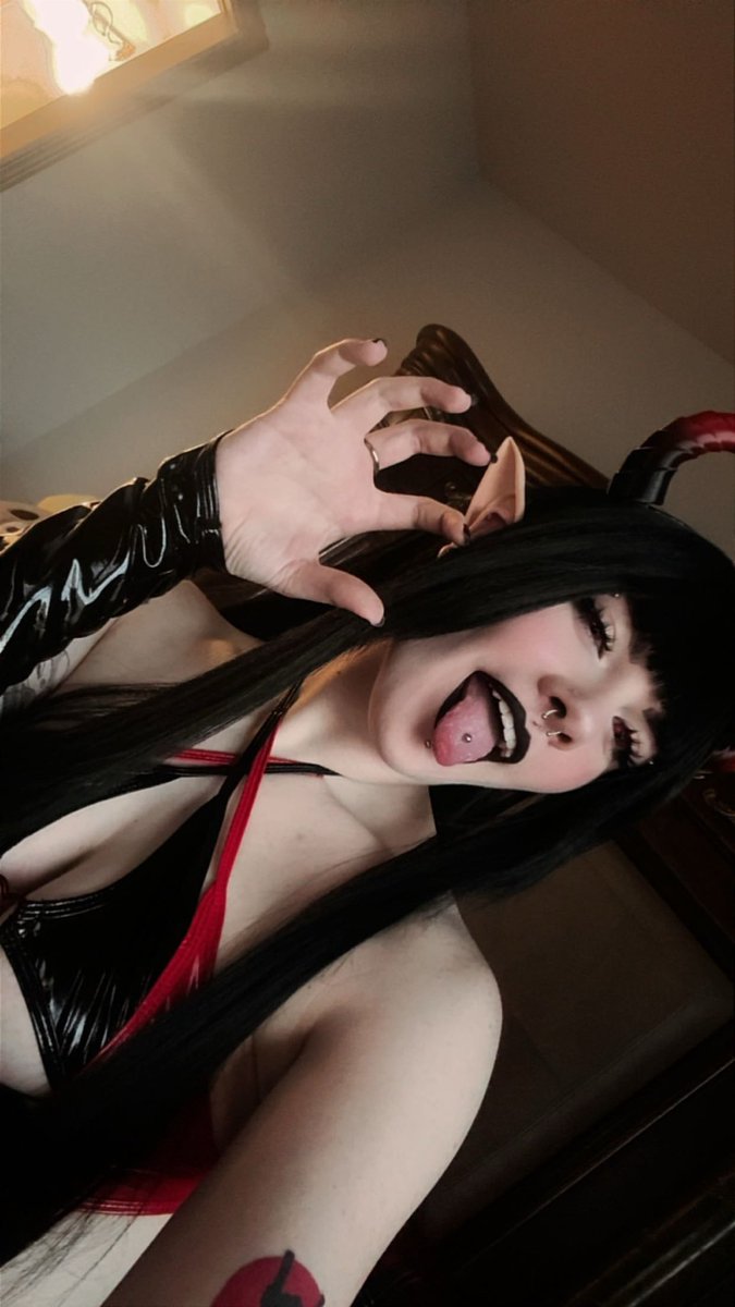 👹👹👹 
Link in bio for OF 🙂‍↕️