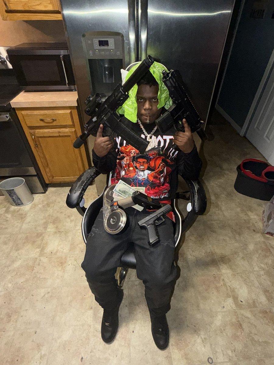 Li bx I’m 2GUNZUP n u bet not fuckin pwn🩸🌋