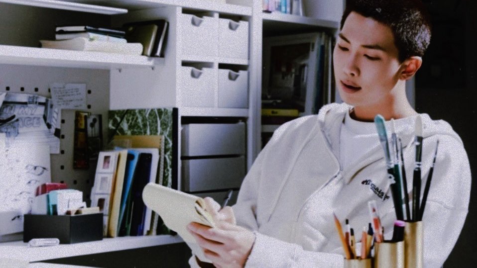 #namgi au! Academic lovers  

Onde Yoongi disputava uma vaga em uma iniciação científica, mas seu oponente era ninguém menos do que Kim Namjoon, alguém que era considerado pela faculdade o mais provável a ganhar um Nobel.