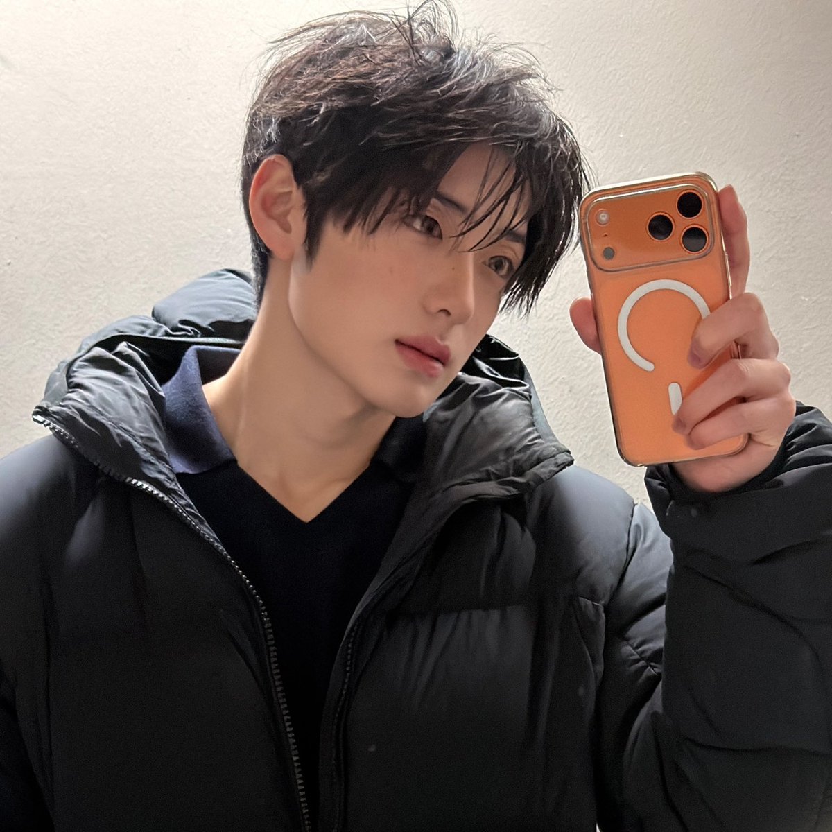 นี่หน่ะหรอซังฮยอน คนที่มีพรีเดตอนเด็กกินอาหารเม็ดหมา คนที่เคยกินเบอร์เกอร์เนื้อ7ชิ้น เนื้อแกะ45ไม้ คนที่กินพาสต้าสองจานกับพิซซ่าถาดนึงคนเดียวในมื้อเดียว คนที่ยัดคุกกี้ดูไบหนึบทั้งชิ้นเข้าปาก กิ้ด