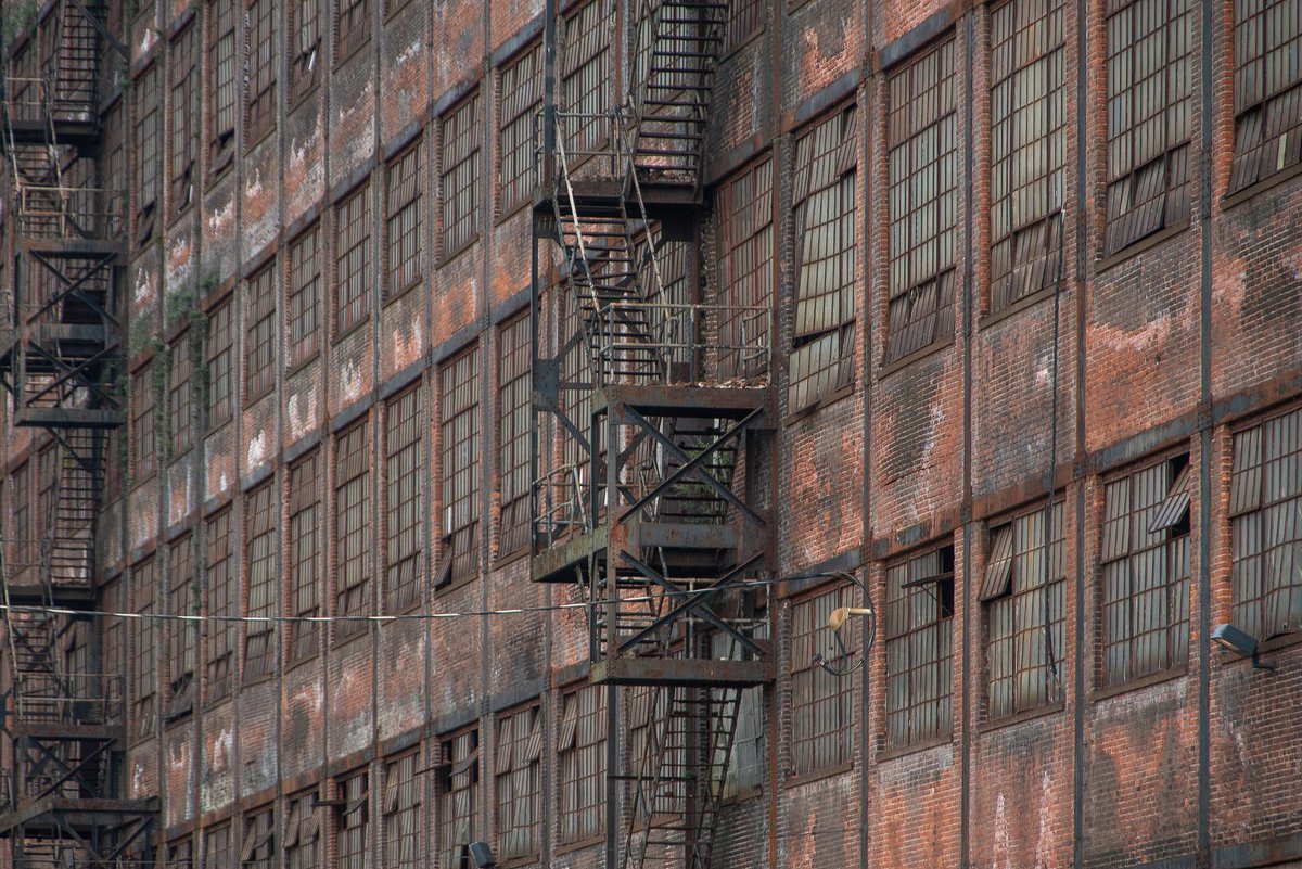 ExploresMr's tweet image. The vast and rusty acreage of Bethlehem Steel in Bethlehem, Pennsylvania. It staggers the mind to realize that this place helped build the modern America we see today.
