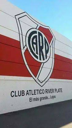 más que nunca tiene que volver "el más grande...lejos" ...Lejísimos