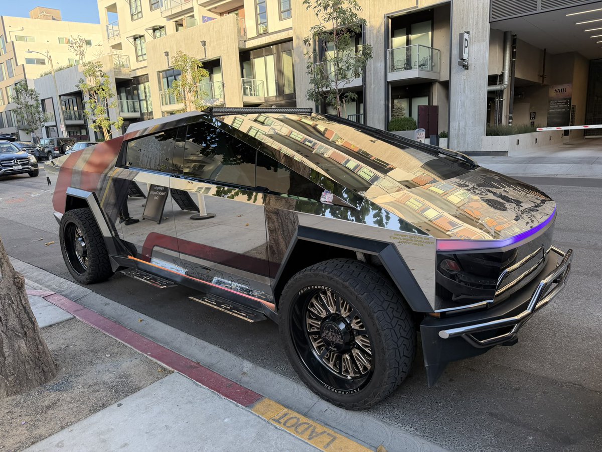 Whole Mars Catalog tweet media