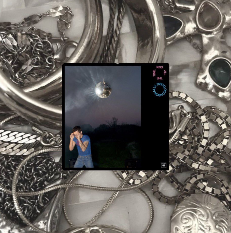 i can’t describe it but harry’s house is a gold girly and kissco is a silver girly