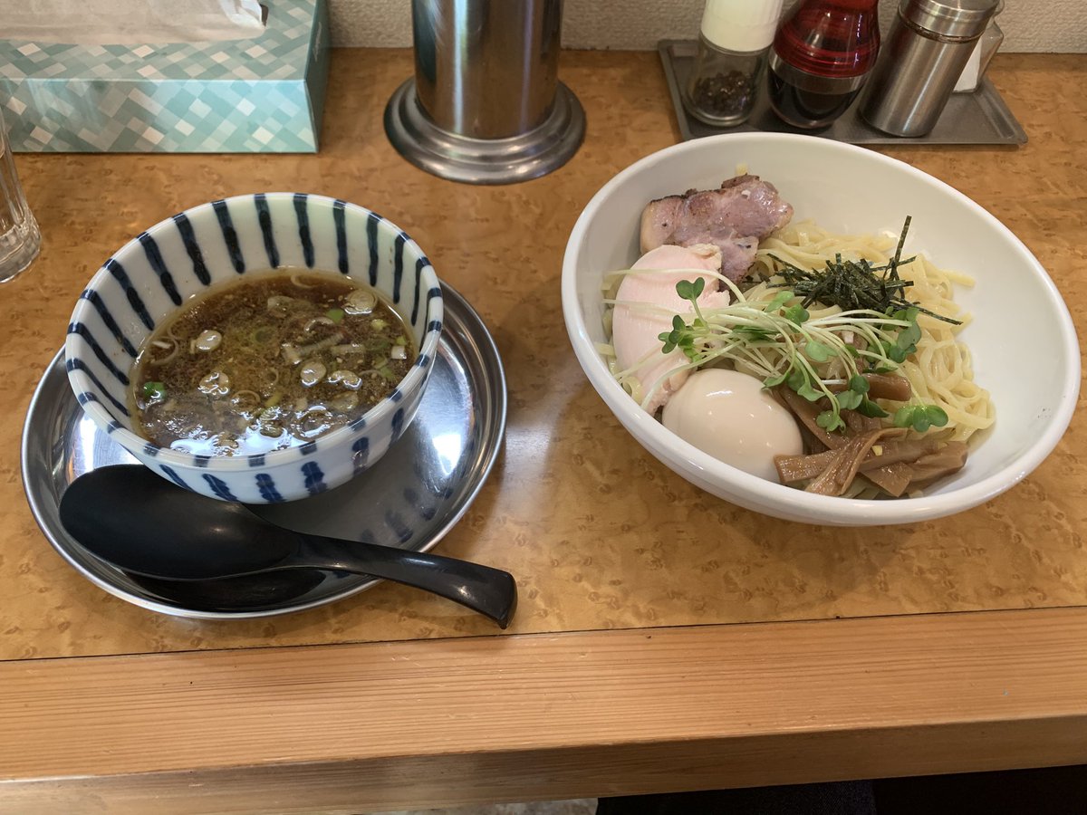 etoh0501's tweet photo. 中華蕎麦　円雀さんで
味玉つけSobaいただきました。
あっさりの中にコクがあり
鶏肉チャーシューも柔らかく香ばしくて
大変美味でした♪

またこちらのお店は以前地元静岡にあり
よく魚介豚骨つけ麺をリピートしてたので
今日店長さんともお話し出来て
とても嬉しかったです☺️ https://t.co/yZ1yseY0aH