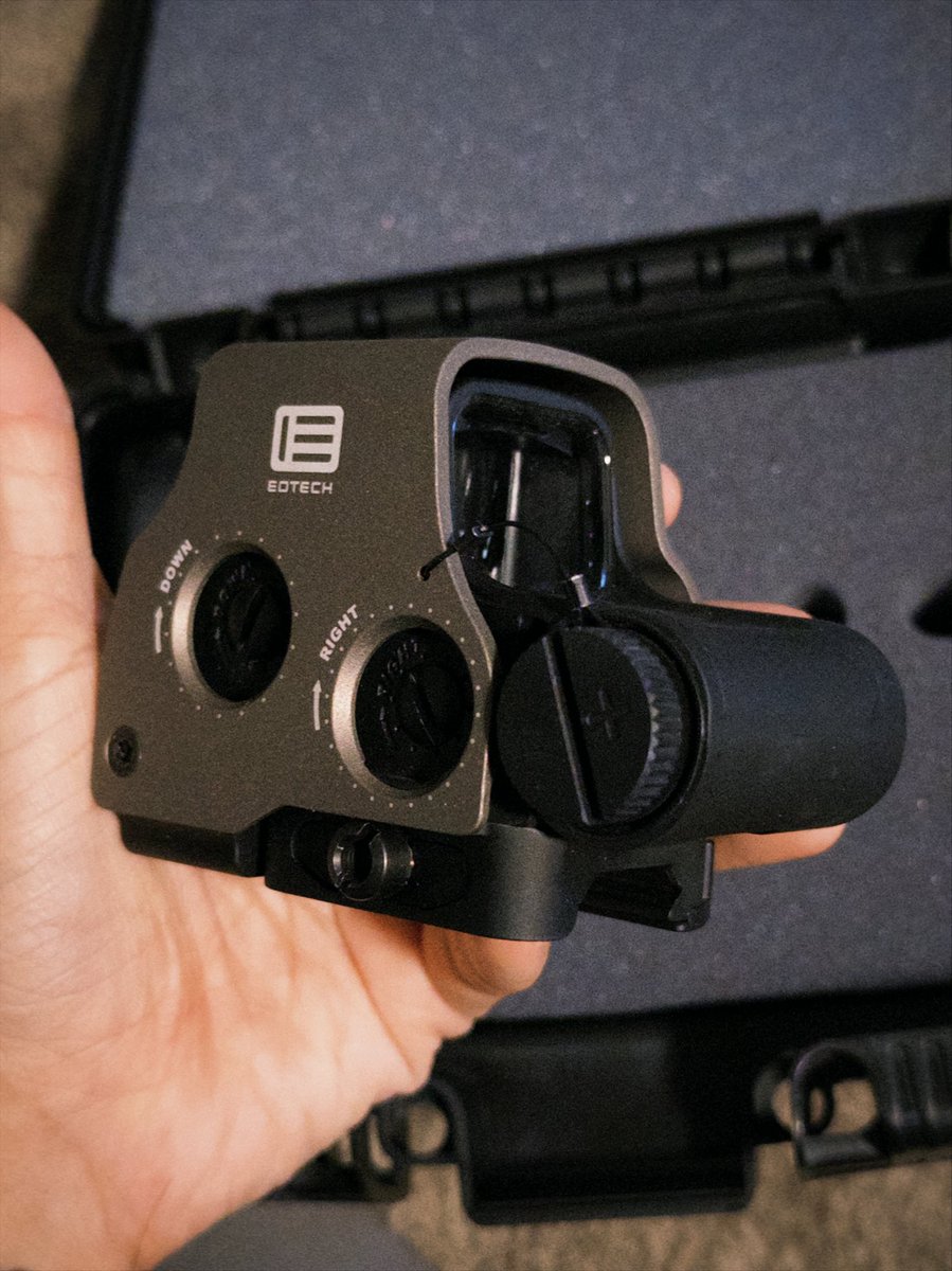 LillianneMoo's tweet image. 何に載せようか、何買おうか一生迷ってる。
毎日箱開けて眺めては閉まってる☺️

What rifle do you think I should put it on?

#eotech