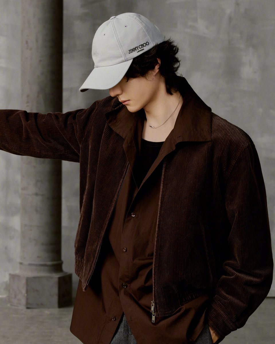 wxyzybxz's tweet photo. the cool guy wang yibo 😎 truly bking 🔥 https://t.co/yJTh9ehXfS