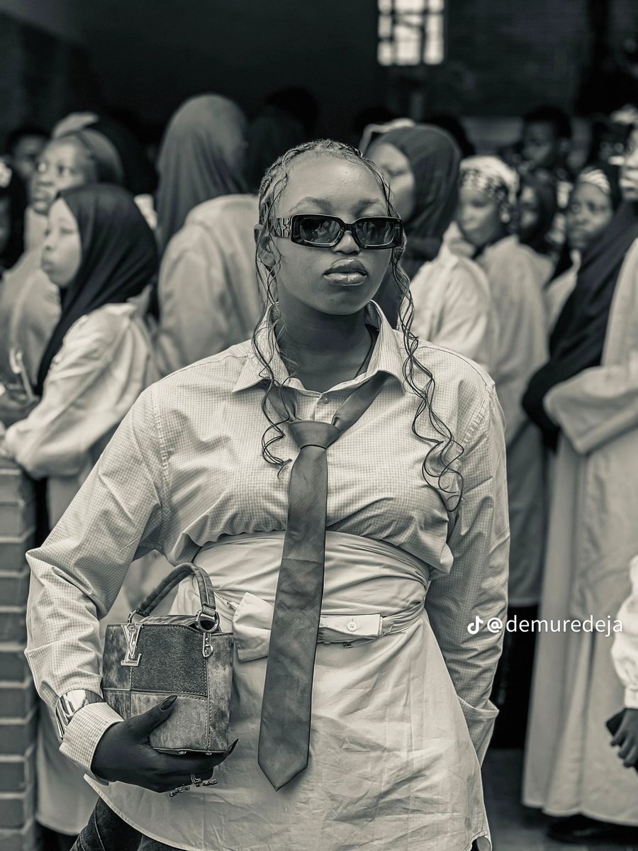 theblaqjoxeph's tweet photo. While others chase trends, she curates history.
This is ARCHIVECORE — vintage, rare, and ahead of its time 
W/@GaniyatToluwal9 
#demuredeja #archivecore #thejoxephfaleye https://t.co/ruQw5mrPnC