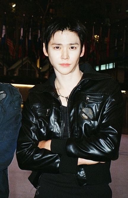 ครูพละ รี                                   พี่ตำรวจ เฟบ