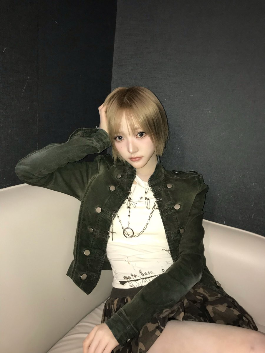 aekiiiga's tweet photo. 지유 버블 개충격 어케이렇게생김 https://t.co/F0X5VYeDeT