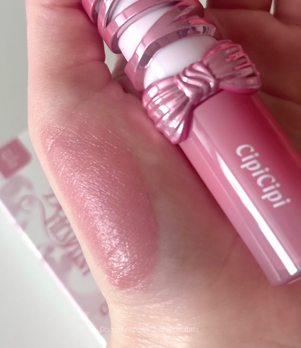 소문의 그 4만원 틴트 사왔어요

Cipicipi 듀이 필름 리본 틴트 
• 03 All Day Pink

뮤트한 색감도 예쁘고 지속력도 좋더라구요
무엇보다 케이스가 귀엽잖아요💗

#rt 해주신 팔로워 1분께 3호 세제품 보내드릴게요! #rt이벤트