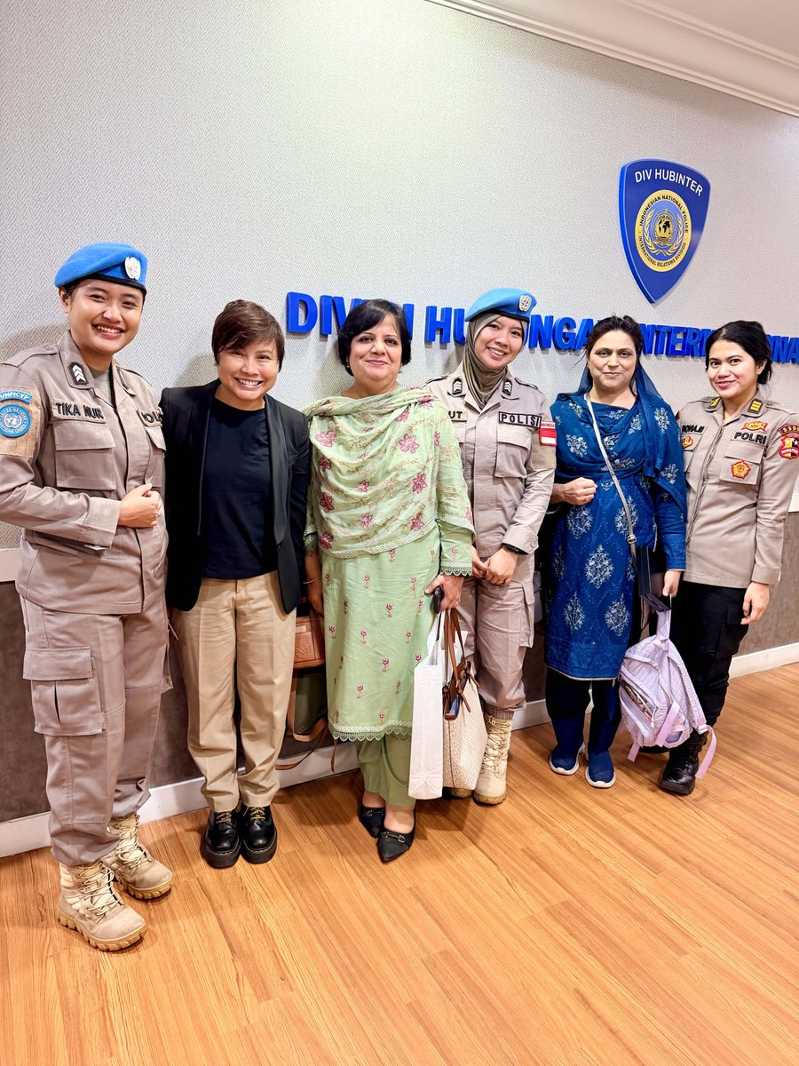 unwomen_pak's tweet photo. 🇵🇰🤝🇮🇩  Exposure &amp; Learning Visit

A high-level delegation explored Indonesia’s community-driven justice model—advancing women’s leadership, survivor-centred services, and community–state trust.

Organized by UN Women Pakistan &amp; @unwomenid , with support from  @GermanyinPAK https://t.co/0uZqFGXbZV