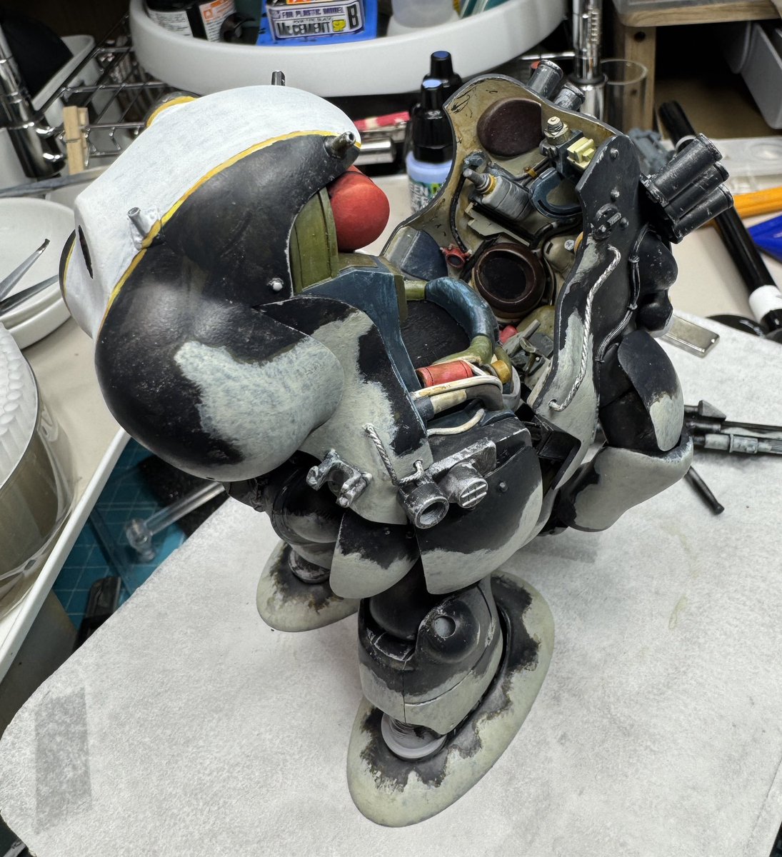 なんとなく箱絵寄せで塗り終わり。もう少し(いつもここから長いw)細かい筆は入れますがとりあえずデカール貼りますー(*´︶`*)ﾉ #MK44 #ゴールドナイト