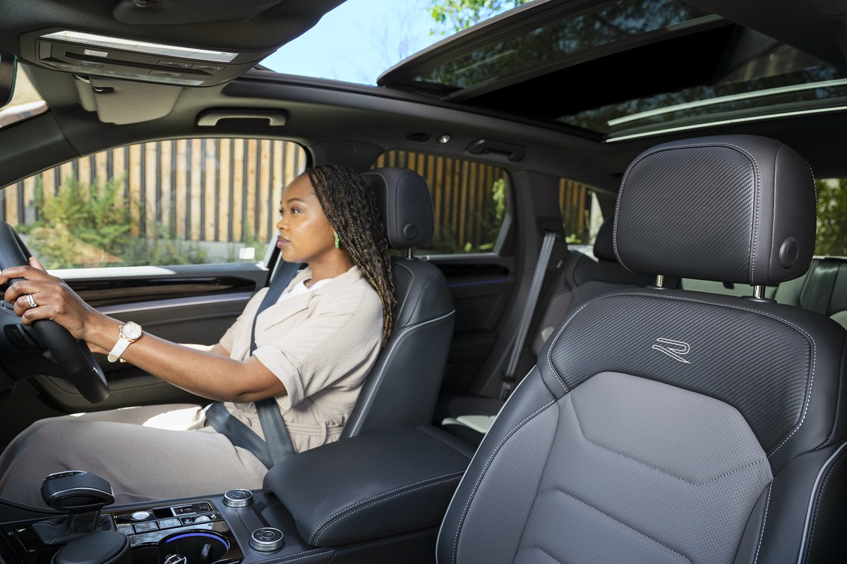 Motus_VW's tweet image. Refined power meets calm, intuitive tech in the Touareg, built to keep driving effortless even on the busiest days.

3.0 V6 TDI | 190 kW | Up to 8 speed DSG/Tiptronic

Explore the Touareg at Motus Volkswagen: motusvw.co.za/models/touareg/

#Volkswagen #MotusVolkswagen #Motus #Touareg