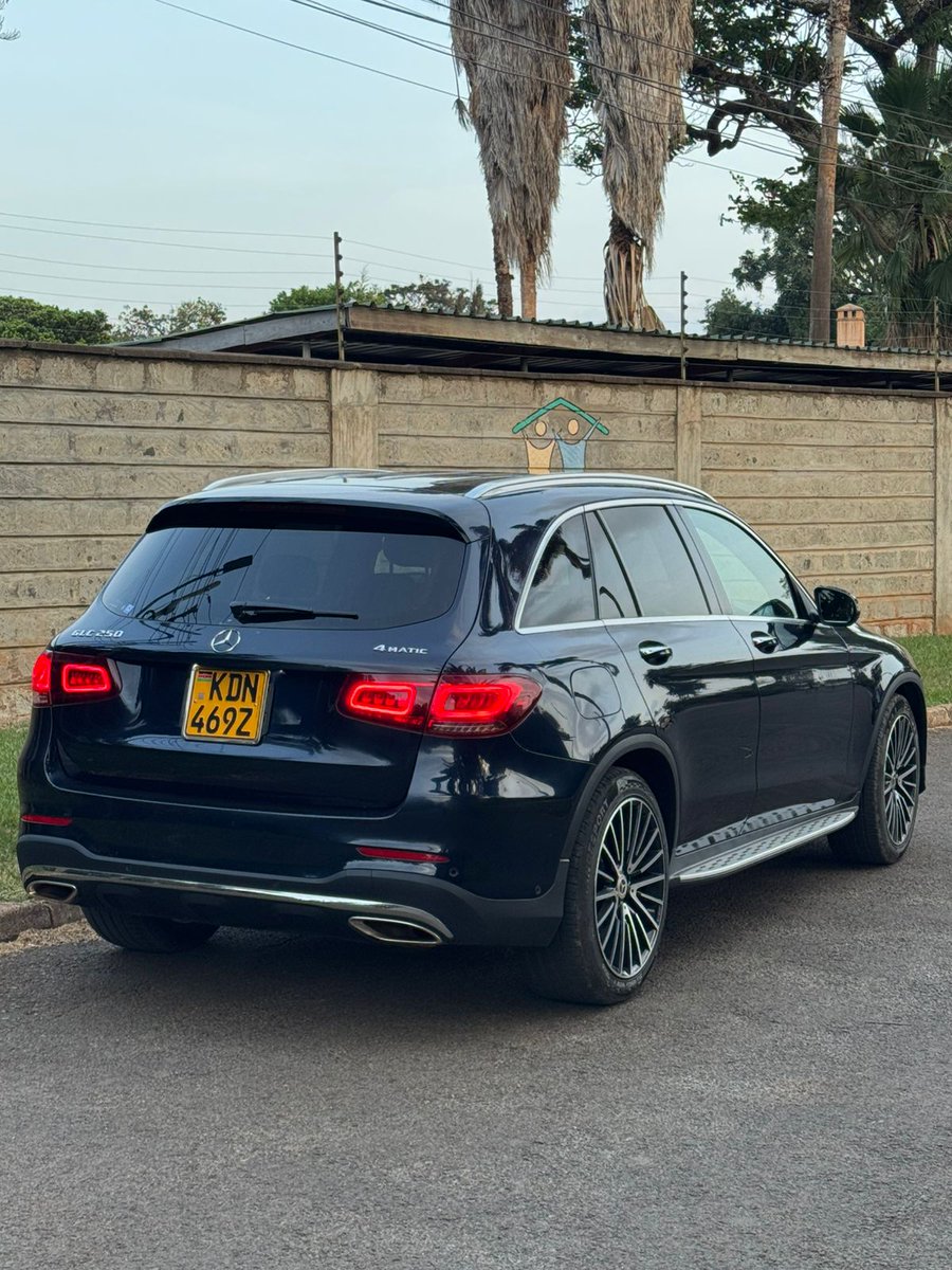 JaMtoka's tweet photo. √ 2017 Mercedes Benz GLC250 4Matic 🇩🇪 (X253)
√ KSh4.5 Million 
√ Fuel Tank: 66L
√ Location: Nairobi 🇰🇪 (Kiambu Rd)
√ +254733665551 (WhatsApp)
√ michael@beyondtarmac.co.ke

√ 2.0-litre 4-Cyl Turbocharged Petrol (M274 DE20 AL)
√ 211bhp @ 5500 rpm
√ 350Nm @ 1200-4000 r
√ 9-Speed Automatic Transmission (9G-TRONIC)
√ AWD

√ 9 Airbags
√ 4-Wheel Electronic Traction Control 
√ Low Speed Autonomous Emergency Braking
√ Active Lane Keeping Assist
√ Active Blind Spot Assistance
√ Adaptive Brake with Hold Function 
√ 360° Exterior Camera
√ Attention Assist
√ Collision Prevention Assist Plus 
√ Crosswind Assist 
√ Distronic Plus 
√ Hill Start Assist 
√ LED Daytime Running Lights
√ Rain Sensing Wipers 
√ Pre-Safe Anticipatory Safety System 
√ Tyre Pressure Monitoring System 

√ Alloy Wheels
√ ½ Leather Seats
√ Wing Mirror Blinkers