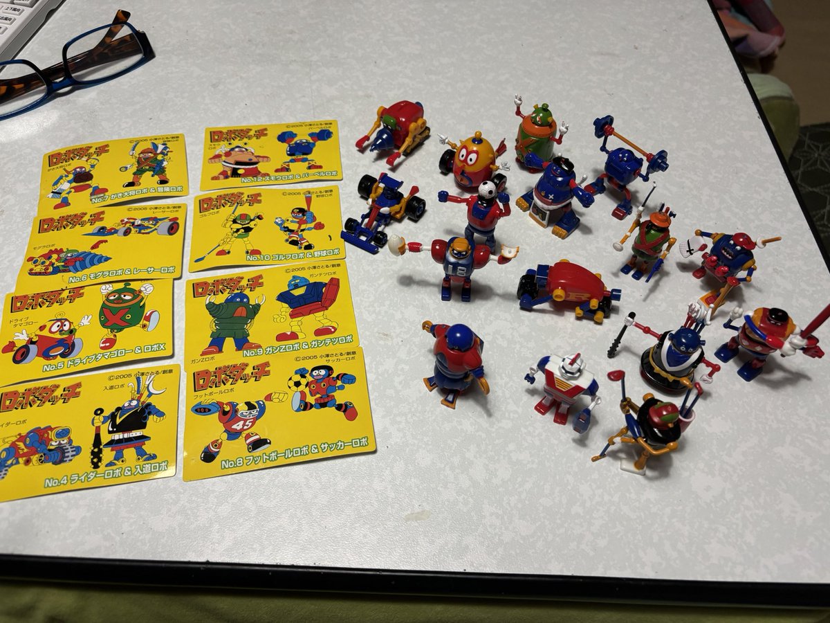 昨夜は塗装済ロボダッチをパチ組♪ おもちゃっぽくてめちゃイイ