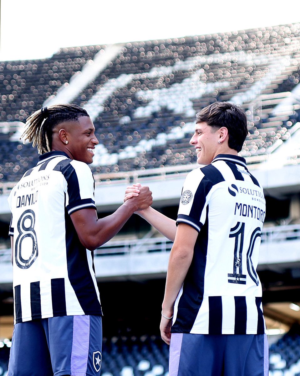 informafogo's tweet photo. NÃO TOQUEM NESTES DOIS. A TEMPORADA PASSA POR ISSO AQUI.

CRAQUES! ⭐️ https://t.co/c30Cp3gBYm