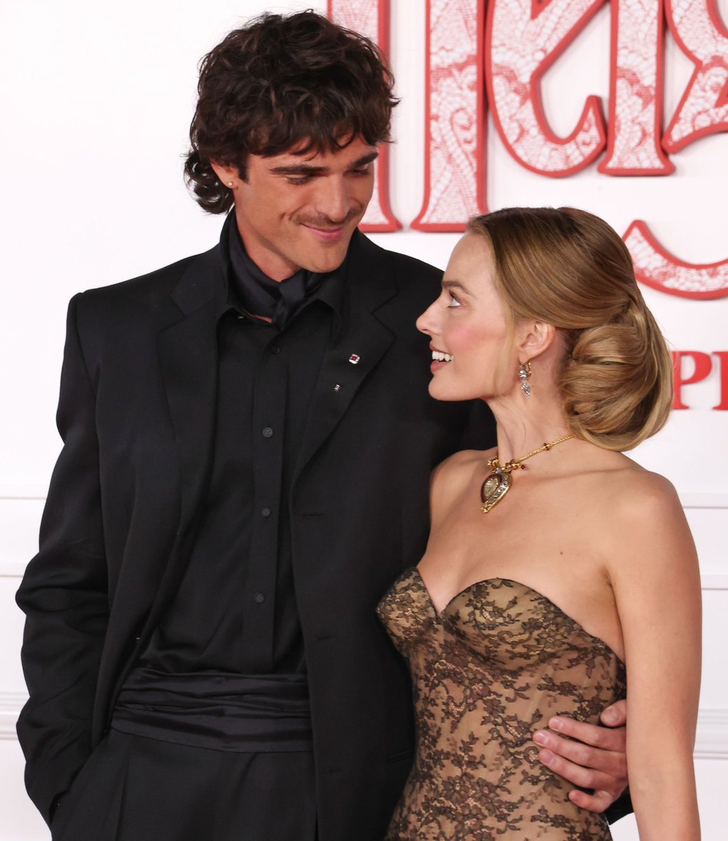 jacob elordi and margot robbie at the ‘wuthering heights’ world premiere
