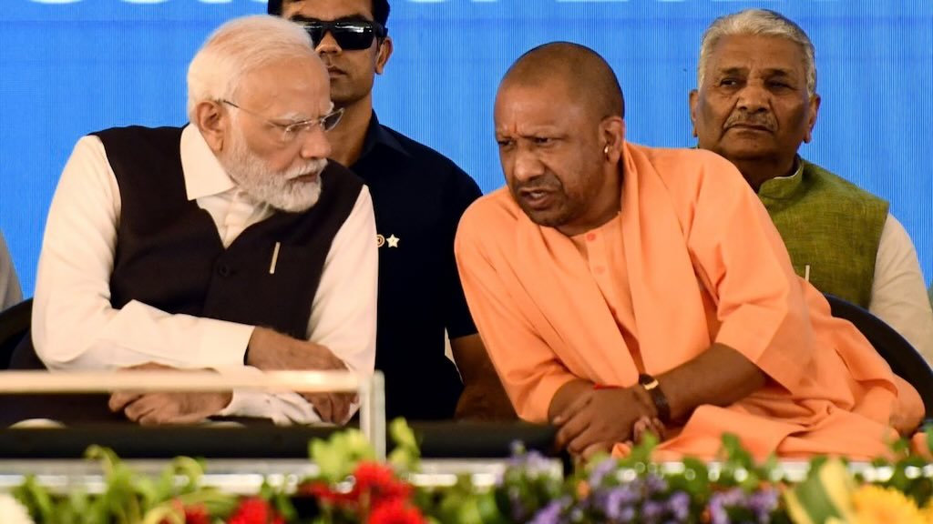 अगर आप सोच रहे हैं, #UGCRegulation पर सुप्रीम कोर्ट ने रोक लगा दी ... मामला वहीं खत्म....!

जी नहीं, मेरी ये बात अभी लिखकर रख लीजिए — इसका स्क्रीनशॉट लेकर सेव कर लीजिए — अब बहुत जल्द कोई नया बहाना, कोई नया मुद्दा, कोई नया झूठ गढ़ा जाएगा, ताकि फिर से मोदी-योगी को गालियाँ दी जा