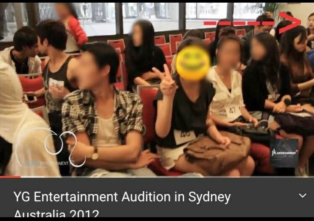 ColourMeBlue99's tweet image. This girl on the far right has no idea she will perform at the Grammys one day

GRAMMY PERFORMER ROSÉ
#ROSÉ #GRAMMYs