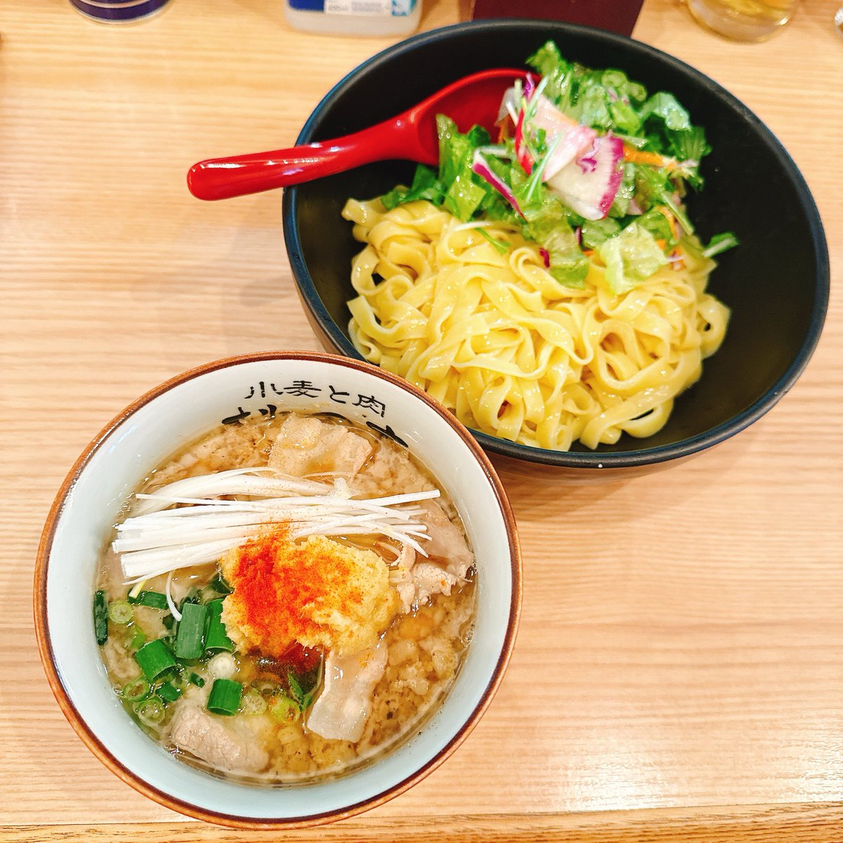 さあ 今日も、お腹すかせて ご来店下さいｯ🥰 お待ちしてまーす(*ˊ˘ˋ*)｡♪:*°
🌸桃の木 営業時間🌸 11：00〜16：00
 #我武者羅  #つけ麺  #menu  #新宿御苑  #テイクアウト  #背脂生姜  #カウンター席のみ