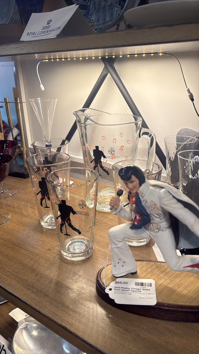 Widbook's tweet photo. @ElvisPresley Elvis, Live @thenewlincolnantiquemall https://t.co/CXGAObjUUG