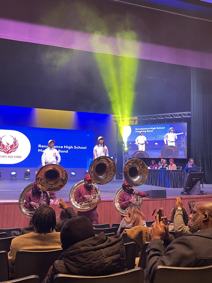 DPSCDEmersonK8's tweet image. Superintendent Dr. Vitti provided an educational vision that began 9 years ago, and continues to grow stronger with each year. The District’s State of the Schools Address was powerful and inspiring. #dpscd