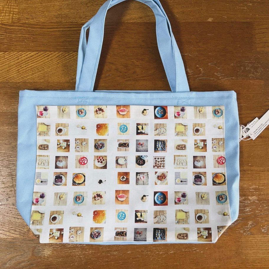 いろとかたちオリジナルデザインの布で作った「トートバッグ」、のこり１点です。

帆布を使用しているので丈夫！（しかもなぜか軽い！）です。

●古本通り＠アルデ新大阪（第５回）●
2026年1月22日（木）〜2月2日（月）
10:30-20:30（最終日 19:00まで）
会場・アルデ新大阪　
（新大阪駅2階）