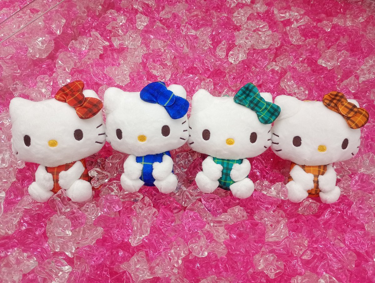 新景品情報】 #ハローキティ チェック×チェックおすわりマスコット