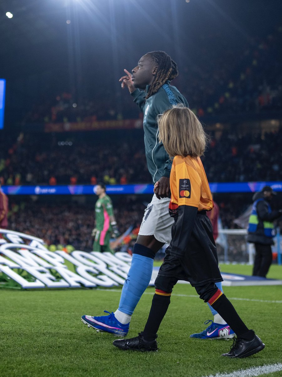 JeremyDoku's tweet photo. Grateful for the win, praying for a good and speedy recovery 🙏🏾🙌🏾

Always joyful. Never stop praying. Be thankful in all circumstances, for this is God’s will for you who belong to Christ Jesus - 1 Thessalonians 5:16-18 https://t.co/r9nMo8vvIC