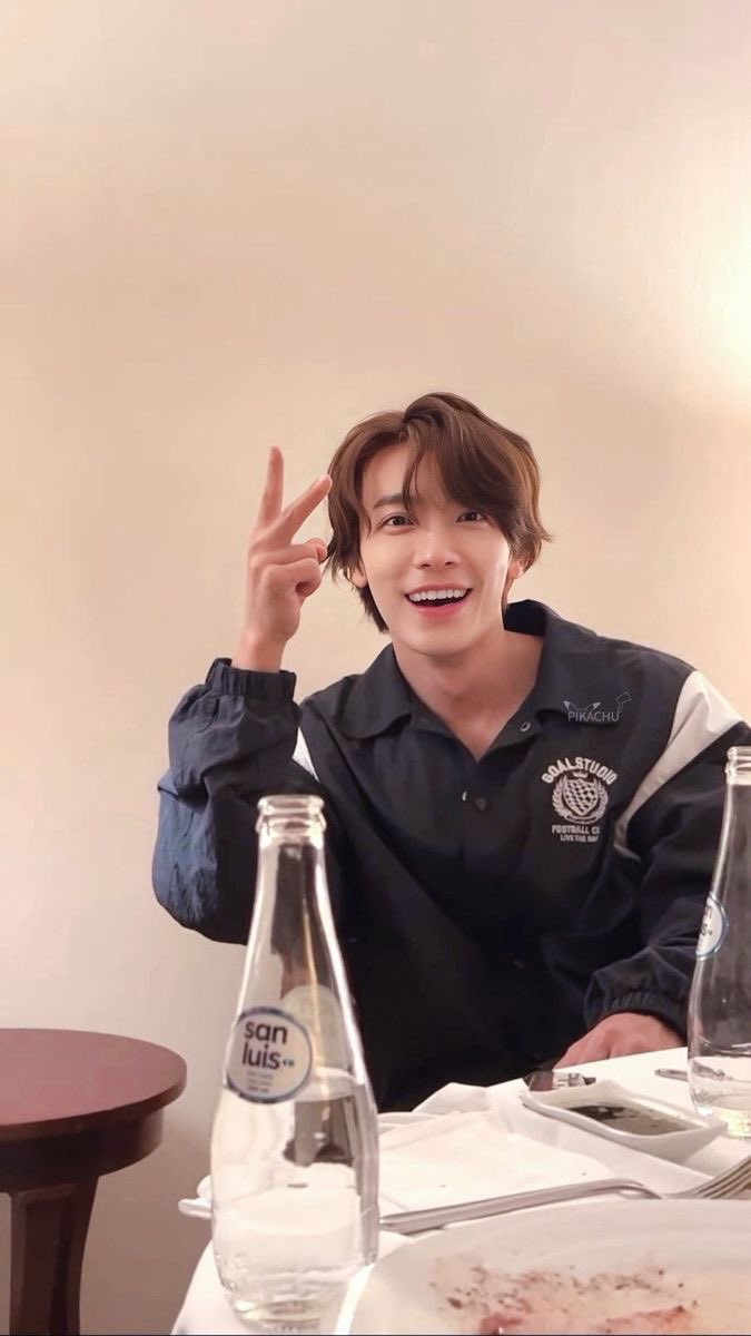 Sleepy_ViVian_'s tweet photo. Starting my rough day with beautiful Donghae pic ㅠㅠ

#이동해 #DONGHAE #동해 #李东海 https://t.co/vVZnEhelqq