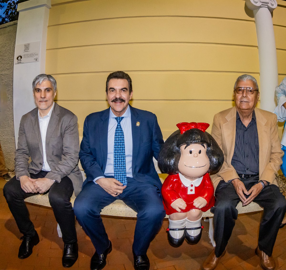 Manfred Reyes Villa tweet media