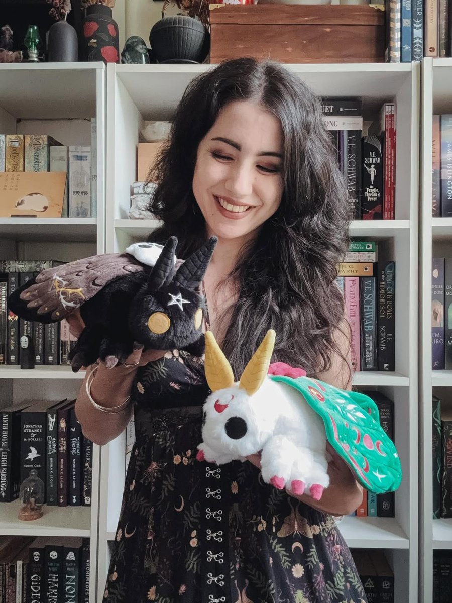 BeserkClothing's tweet image. How cute does @bramblefae_ look with our Deaths Head and Lunar Moth Plush Toys?! 🦋

Featuring embroidered wings and details, wired antenna and super soft fabric, these #moth plush toys may be our best yet! 👀🖤

beserk.com.au/beserk-clothing