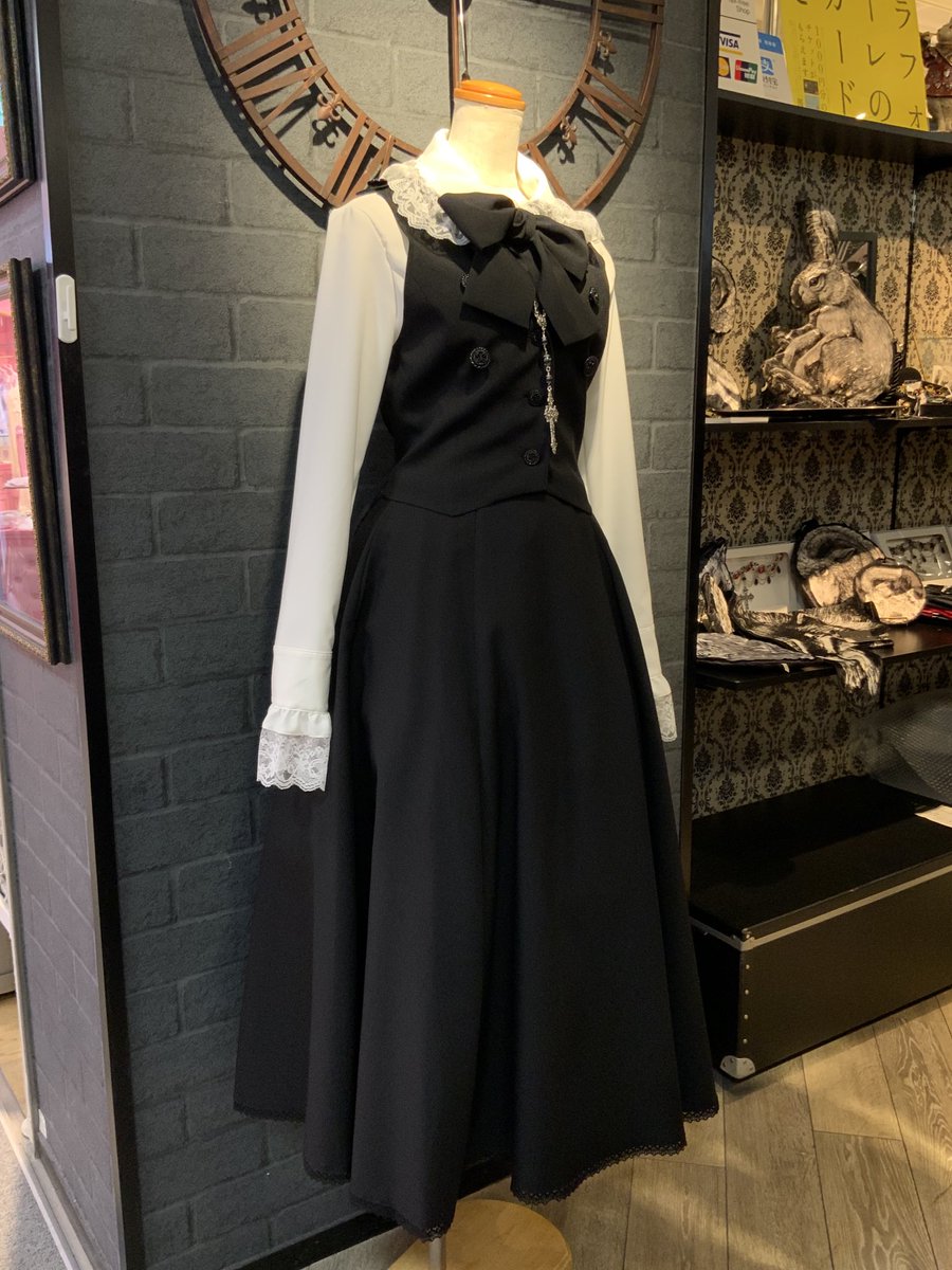 🖤オープンいたしました🖤 【営業時間11:00〜20:00】 ケープ部分が