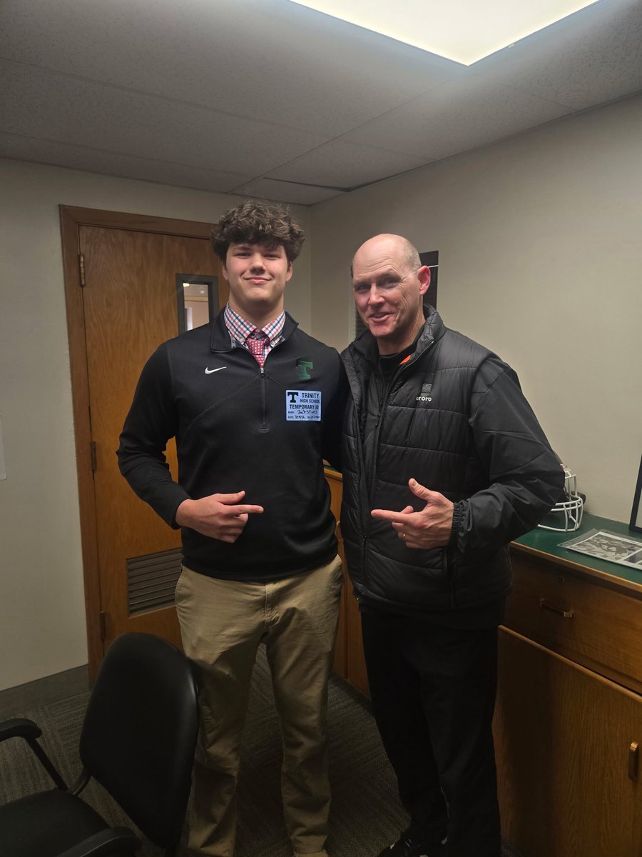 JackStivers27's tweet photo. Thanks @CoachMarkHagen for stoping by school today. Look forward to future conversations. @Coach_RWallace @BeaverFootball @CoachShephard @RickyBrumfield @mitchdahlen4 @BeavRecruiting @nickdaschel @NoContextOState @TrinityHSFB @Coach_MFox @Aspirationsgym @drew_toennies https://t.co/XslZBY6mh2